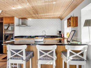 Fridge, dishwasher, cookware/dishes/utensils