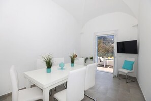 Dining - Villa Dei in Positano - Double Room (Positano)