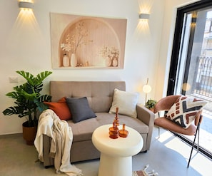 Smart TV - Countryside Calm, Just 5 Minutes from Tel Aviv (Azor)