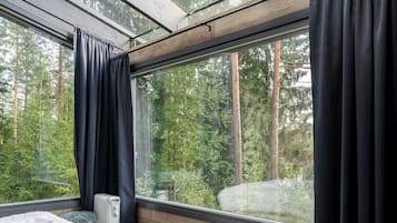 Studio – superior, utsikt mot innsjø | Sengetøy av topp kvalitet, skrivebord for bærbar PC og wi-fi (inkludert)