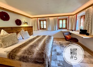 6 bedrooms, iron/ironing board, travel cot, free WiFi