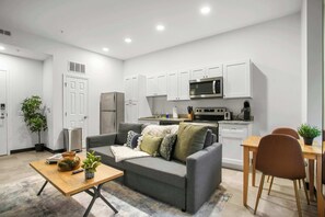 Téléviseur, bureau