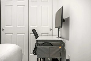 Iron/ironing board, WiFi, bed sheets