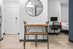 1 bedroom, iron/ironing board, WiFi, bed sheets - CozySuites Stunning 1BR in Downtown Pitts 44 (Pittsburgh)