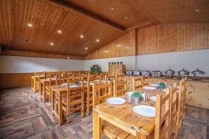 Restaurant - Manali Heaven (Manali)