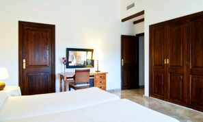 Vila | 4 quartos, ferros/tábuas de passar roupa, roupa de cama
