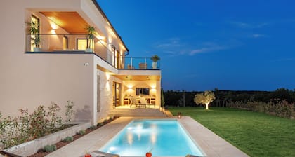 Romantic villa with sauna, jacuzzi & heated pool for couples in Istria