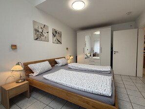 2 chambres, bureau, fer et planche à repasser, Wi-Fi gratuit