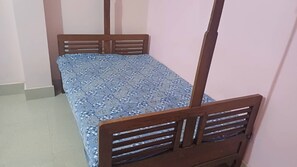 1 makuuhuone, silitysrauta/-lauta, internet