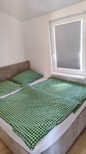 Internet, bed sheets