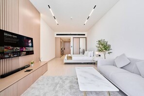 Desk, iron/ironing board, WiFi, bed sheets