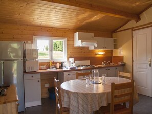 Réfrigérateur, micro-ondes, lave-vaisselle, cafetiÚre/bouilloire