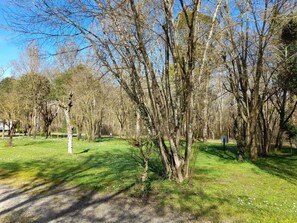 Property grounds - Cozy mobile home for 4 with terrace (Sireuil)