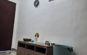 Shared Dormitory, 1 Bedroom, Smoking, Terrace | Interior