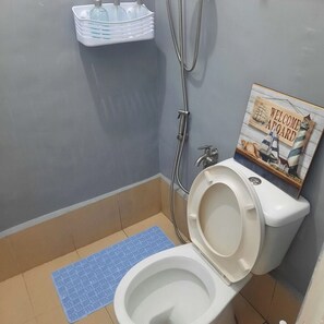 Bathroom amenities