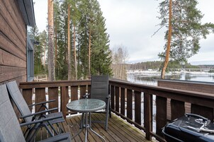 Estúdio superior, vista para o lago | Terraço/pátio
