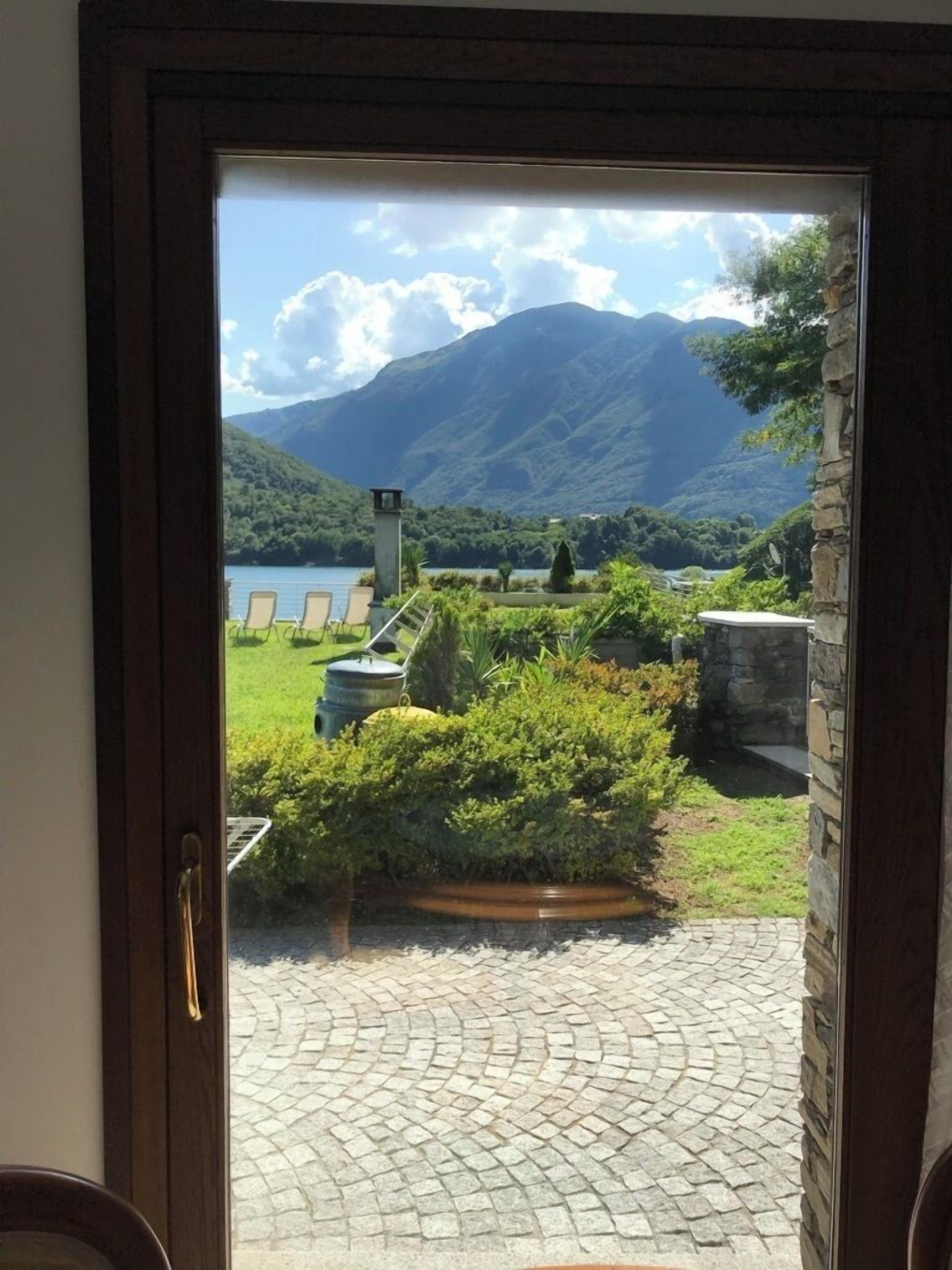 Interni