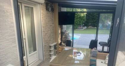 Relaxing Ground- Villa Retreat with Private Pool and Lush Garden