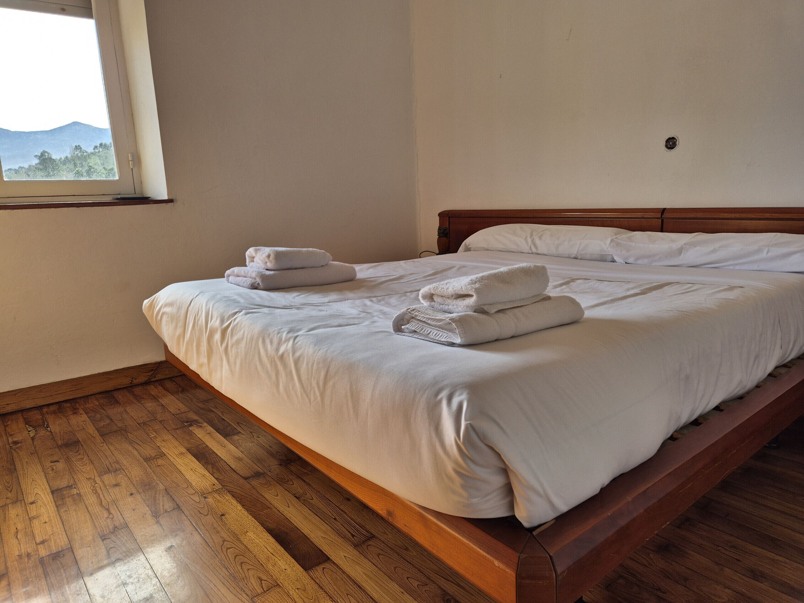 Fer et planche à repasser, draps fournis