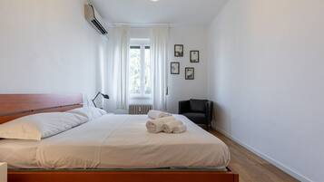 3 Schlafzimmer, BĂŒgeleisen/BĂŒgelbrett, kostenloses WLAN, BettwĂ€sche