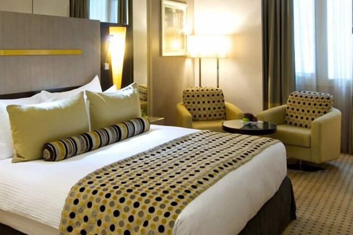 In-room safe, iron/ironing board, free WiFi