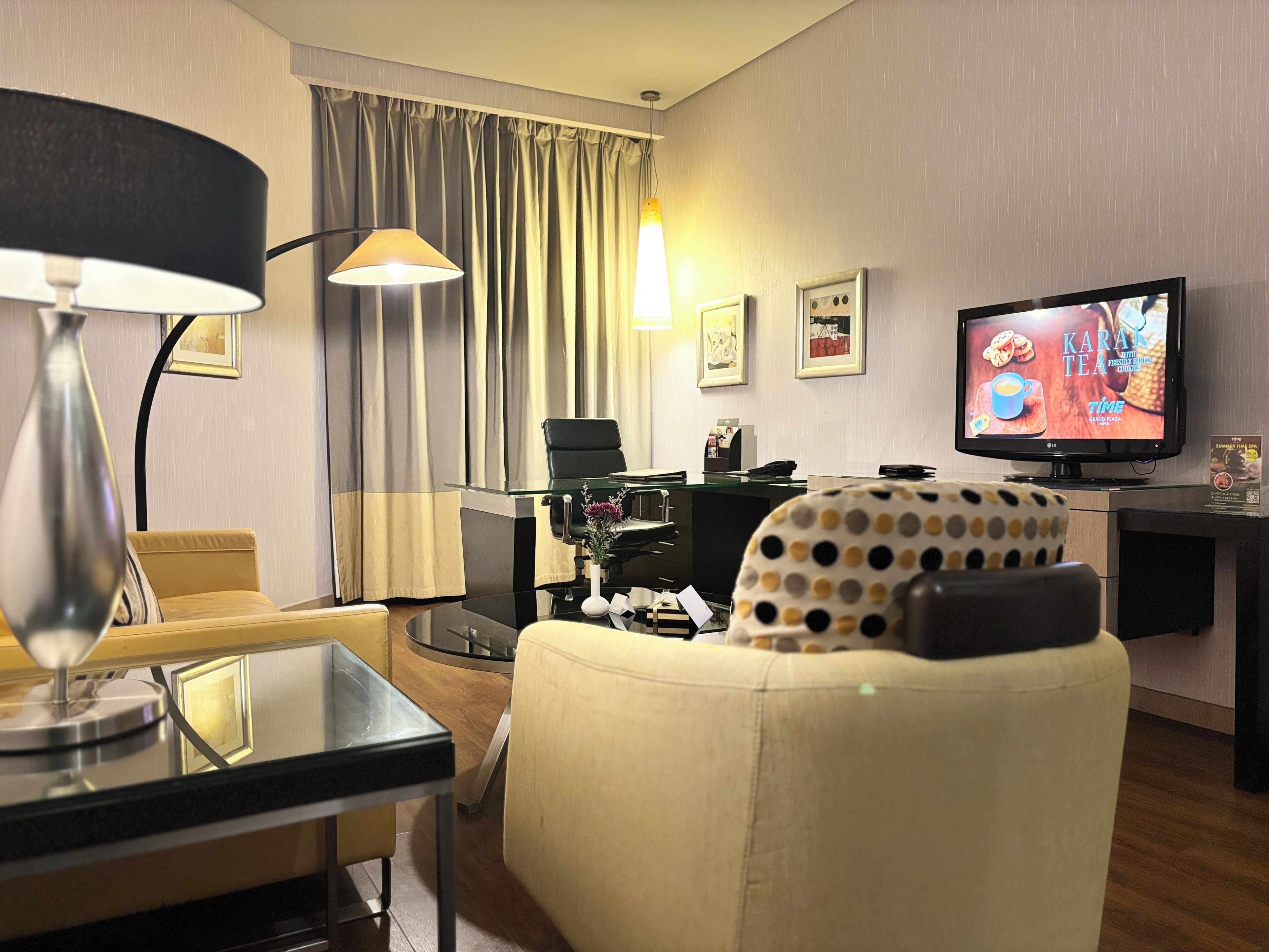 Deluxe King Suite | In-room safe, iron/ironing board, free WiFi