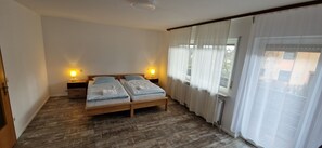 3 bedrooms, free WiFi, bed sheets