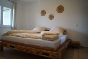 1 bedroom, in-room safe, desk, iron/ironing board