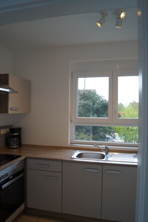 Réfrigérateur, four, plaque de cuisson, lave-vaisselle