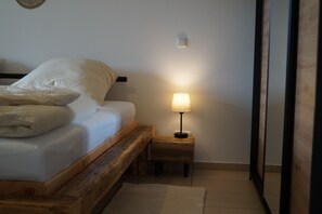 1 habitación, escritorio, wifi gratis y ropa de cama