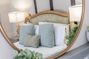 4 chambres, fer et planche à repasser, accès à Internet
