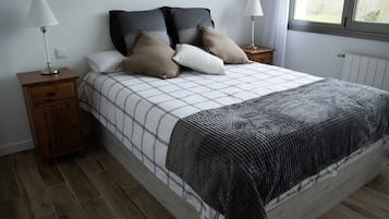 3 chambres, fer et planche à repasser, lit parapluie, Wi-Fi gratuit