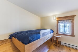 4 chambres, fer et planche à repasser, lit parapluie, Wi-Fi gratuit