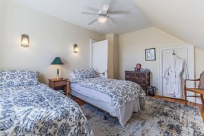 4 bedrooms, iron/ironing board, travel cot, free WiFi