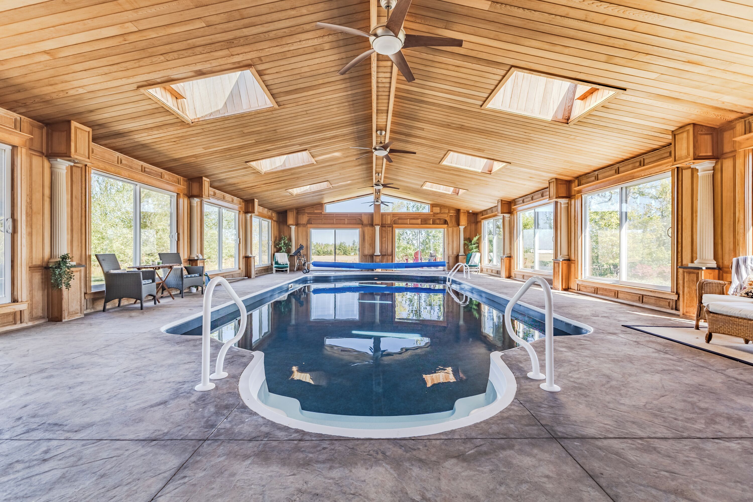 Innenpool, beheizter Pool