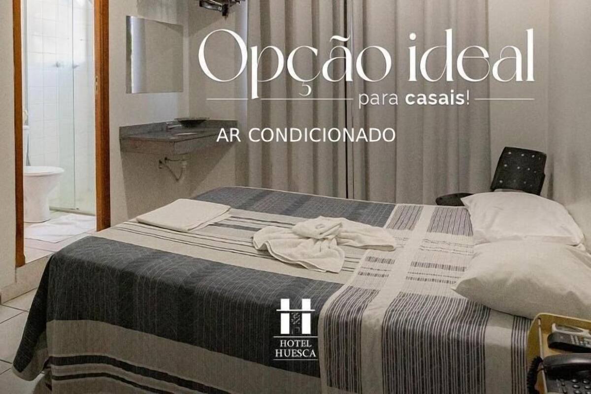 واي فاي مجانًا وملاءات أسرّة