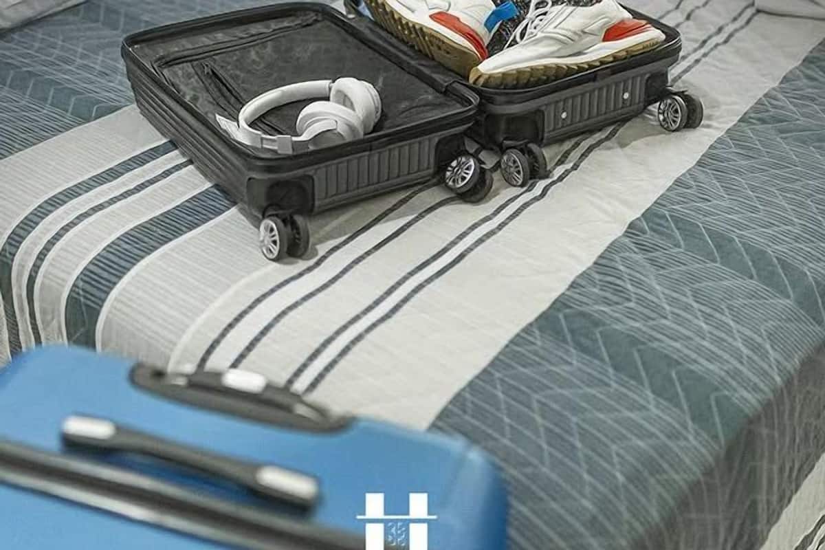 Basic Single Room, 1 Twin Bed, Private Bathroom | Free WiFi, bed sheets