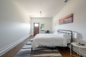 4 bedrooms, iron/ironing board, free WiFi, bed sheets - Welcome to Your Perfect Getaway (Nashville)