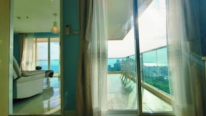 Huoneisto, 2 makuuhuonetta, esteetön, tupakointi sallittu | Parveke