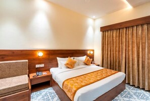 In-room safe, free WiFi, wheelchair access