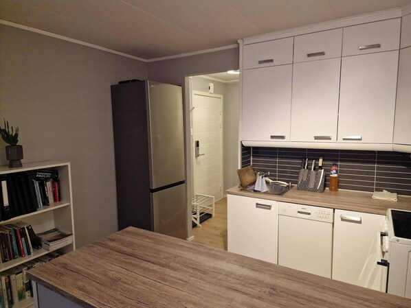 Apartment, 1 Bedroom, Balcony | Interior