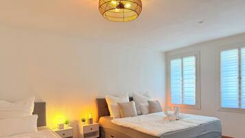 2 quartos, ferros/tábuas de passar roupa, Wi-Fi, roupa de cama