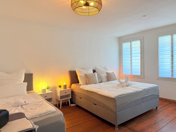 2 bedrooms, iron/ironing board, WiFi, bed sheets