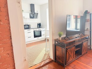 Mikroaaltouuni, uuni, liesi, astianpesukone