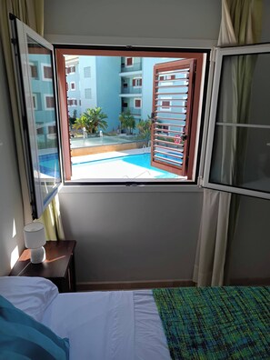 Apartment, 3 Bedrooms, Accessible, Smoking