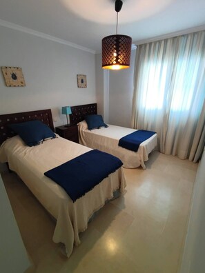 Apartment, 3 Bedrooms, Accessible, Smoking