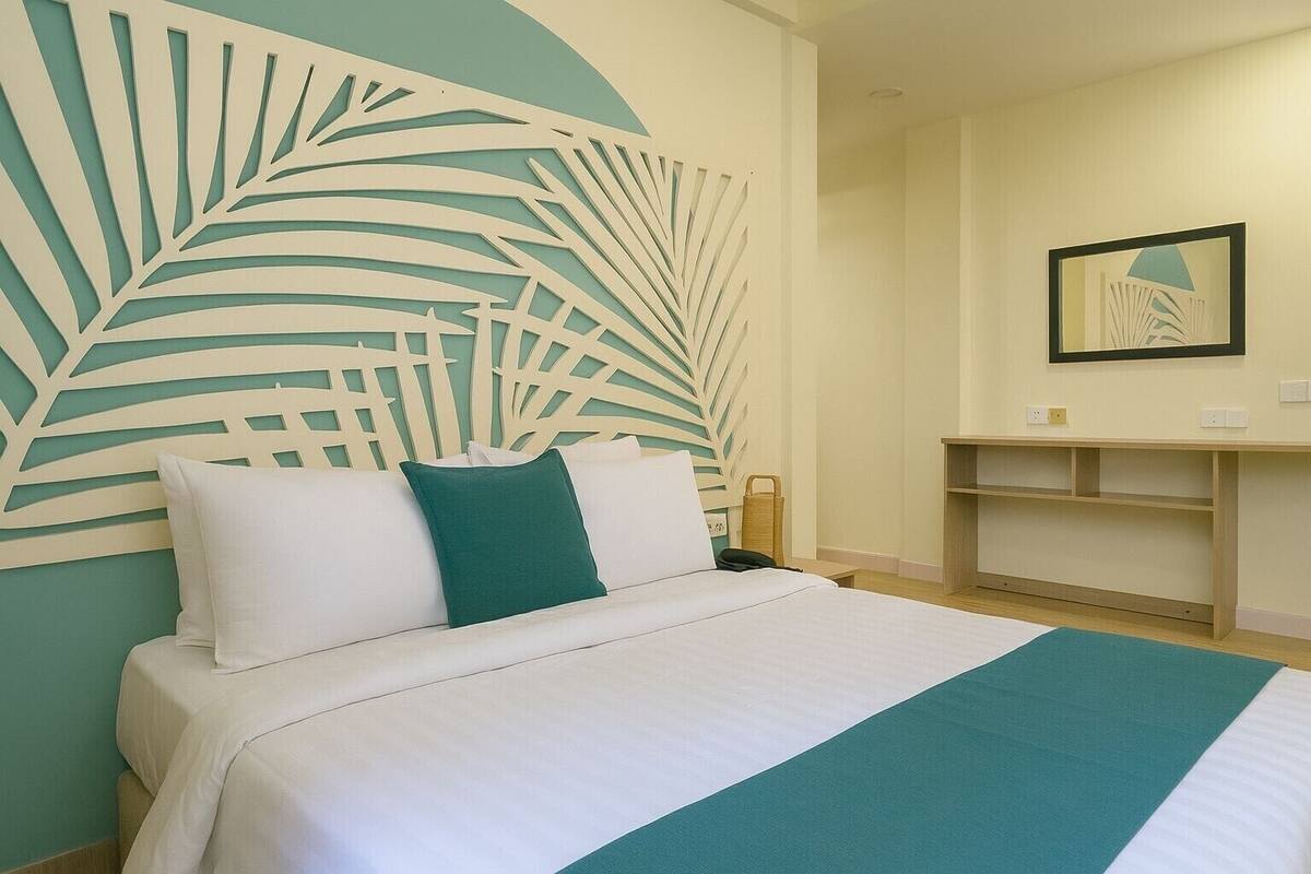 Deluxe-Doppelzimmer, Stadtblick | Zimmersafe, Verdunkelungsvorhänge, Bügeleisen/Bügelbrett