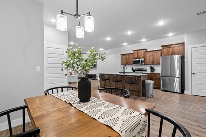 Azalea Street Retreat - Family Friendly