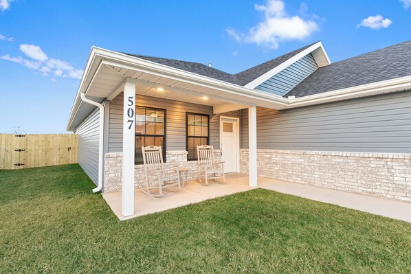 Unclassified image, 1 of 25, button