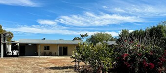You home away from home in friendly Yowah Qld home of the famous Yowah nut opal.